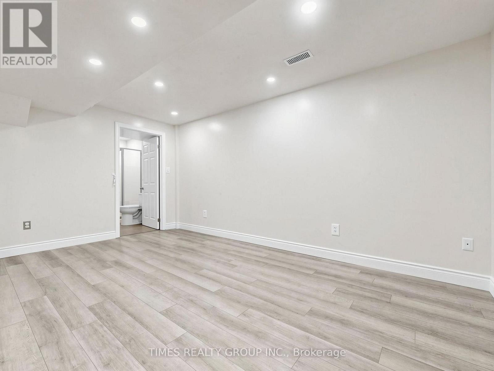 46 RIDWELL STREET - 23