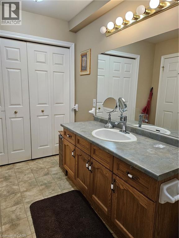 #7 74 WILSON Avenue - 8