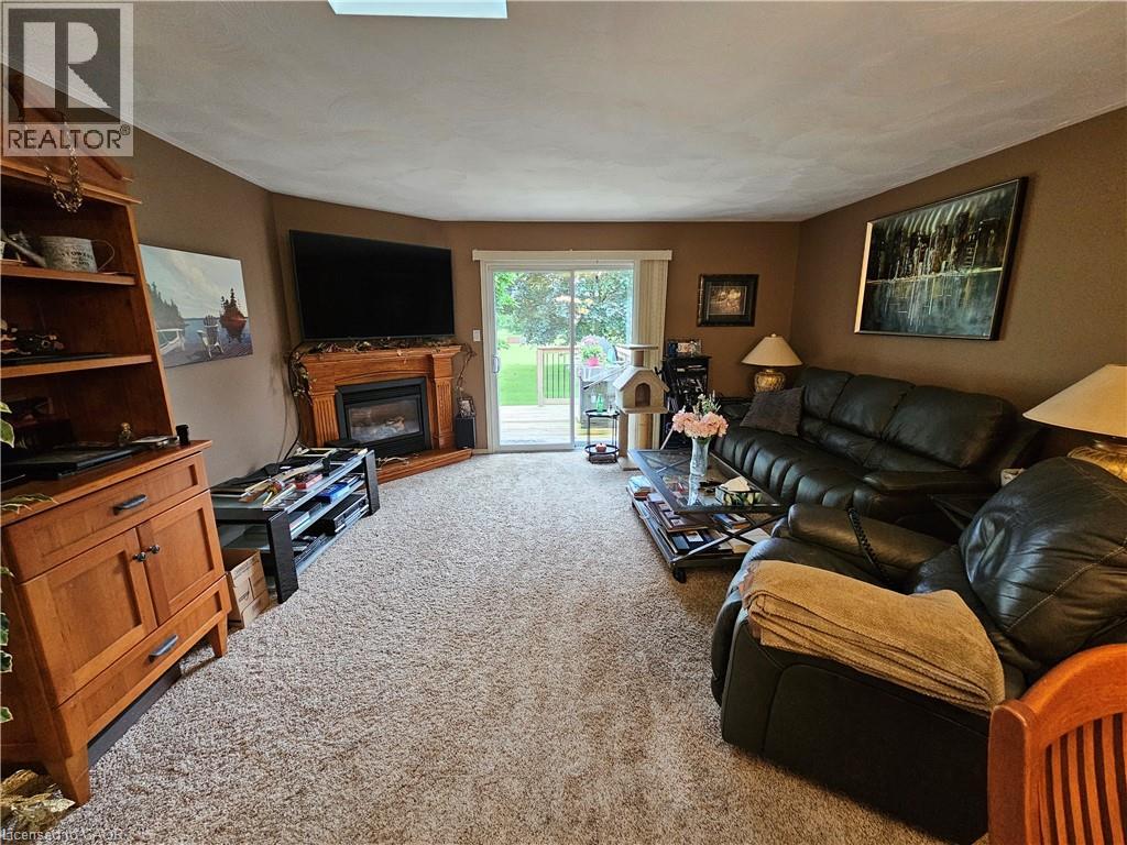#7 74 WILSON Avenue - 5