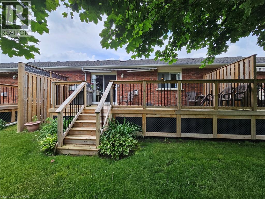 #7 74 WILSON Avenue - 23