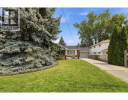 4 CORBETT Avenue