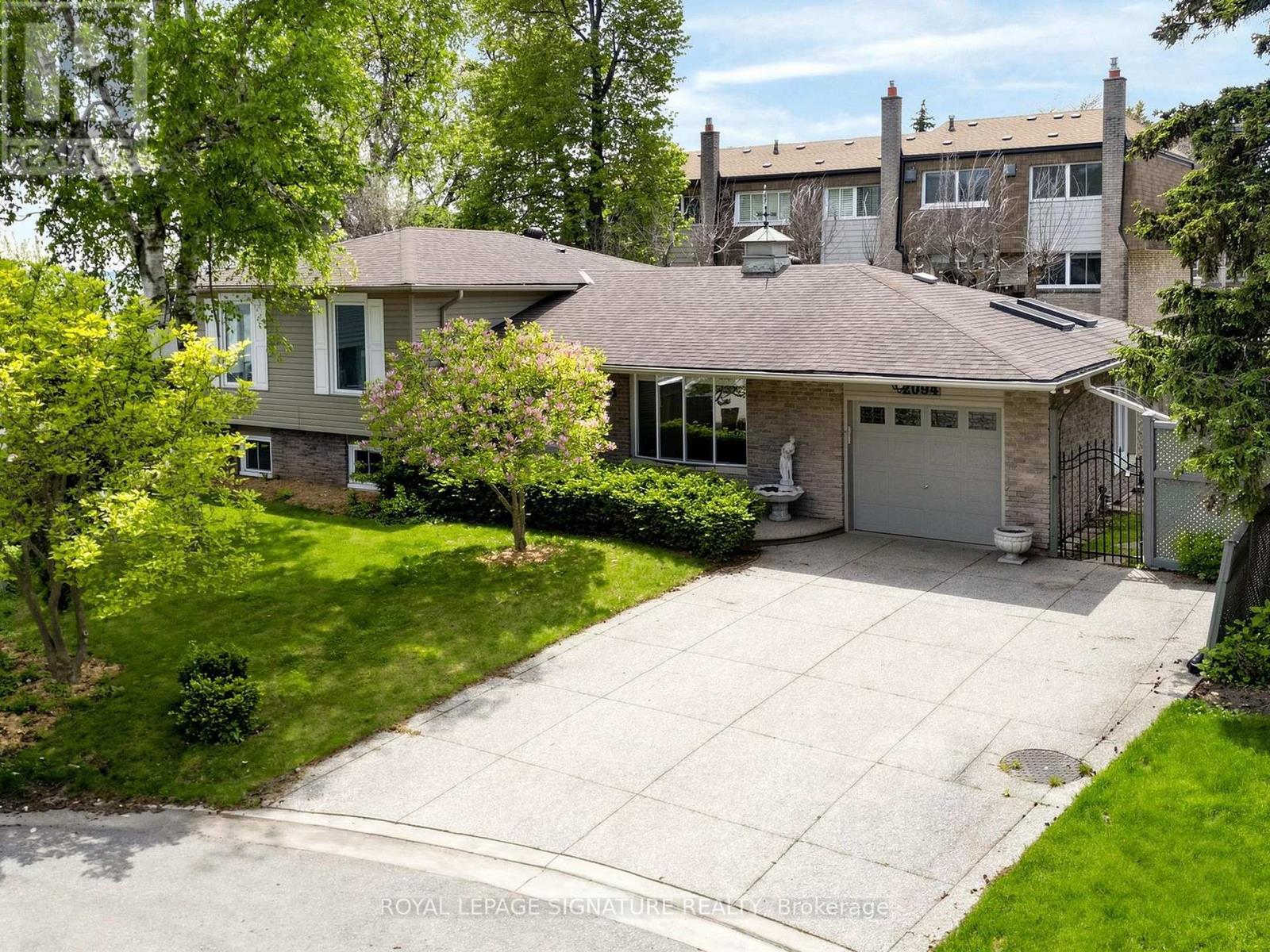 Photo of 2094 Water's Edge Drive