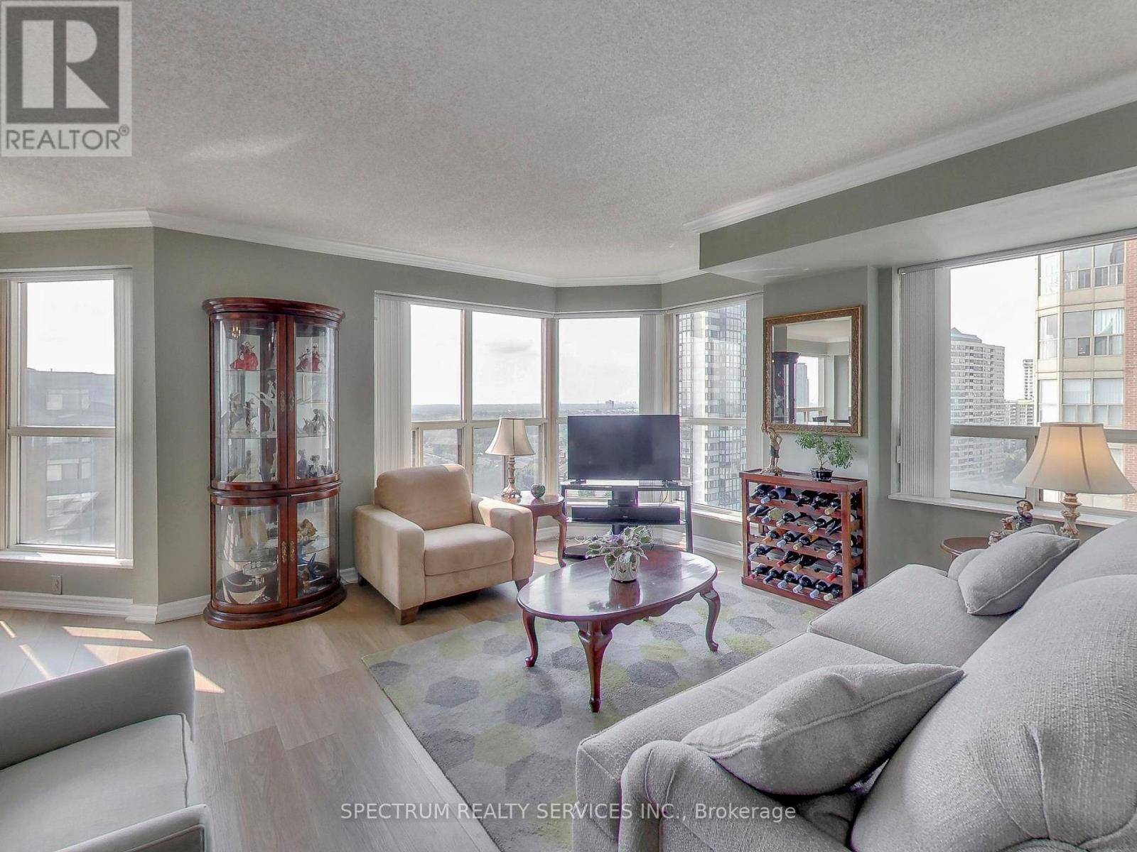 #1603E 325 WEBB DRIVE - 19