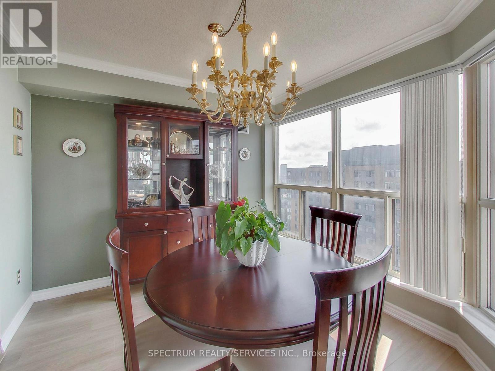 #1603E 325 WEBB DRIVE - 25