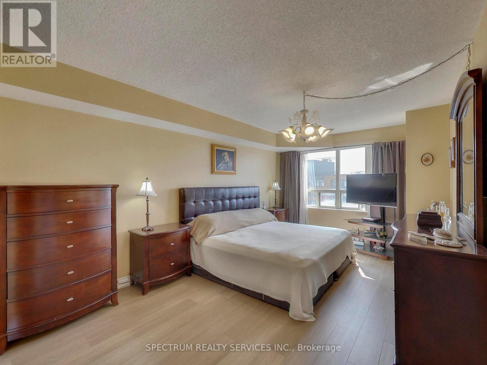 #1603E 325 WEBB DRIVE - 32