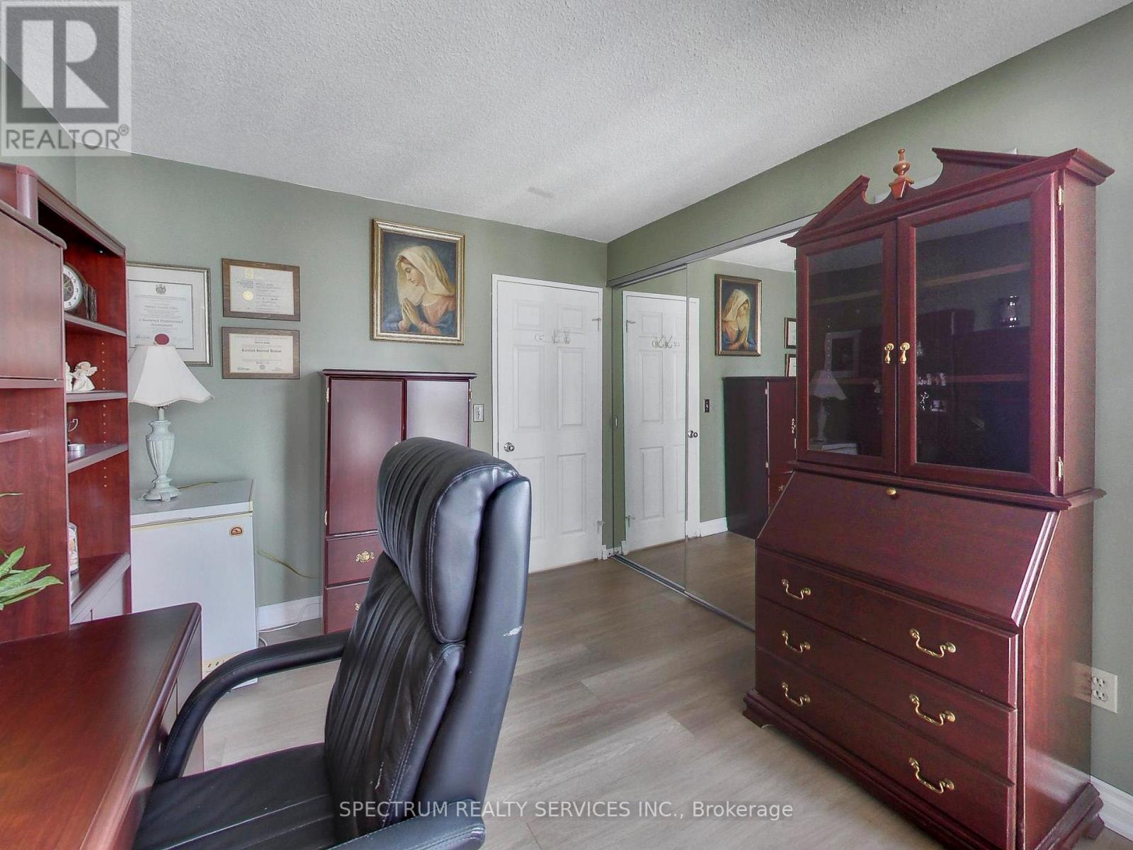 #1603E 325 WEBB DRIVE - 41