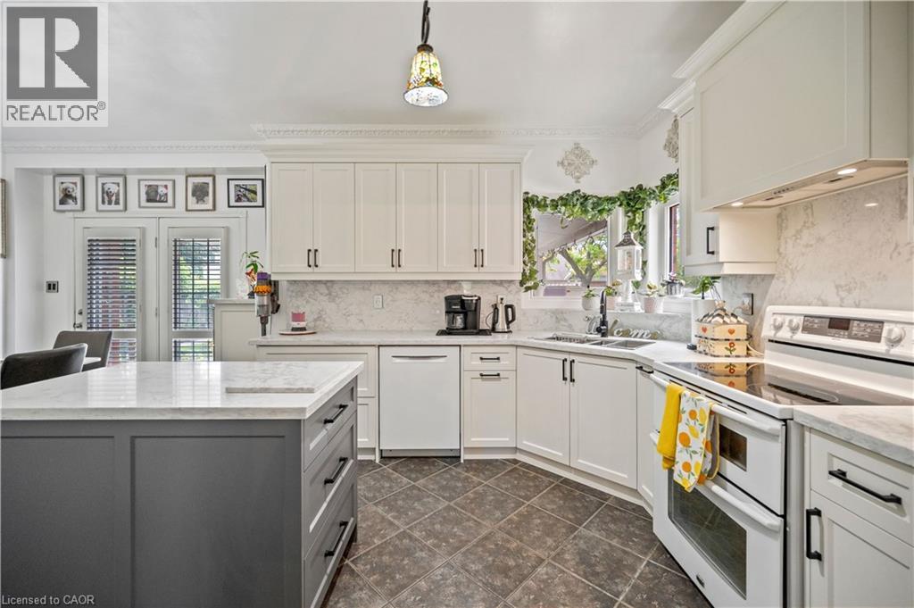 11 DOWNEY Drive - Image 22