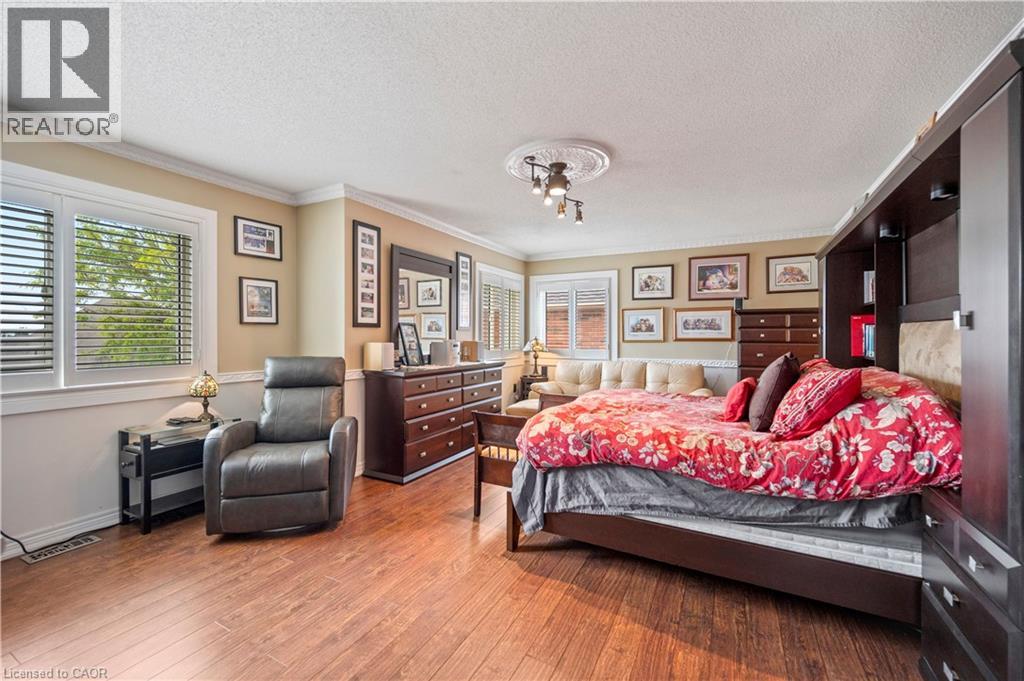 11 DOWNEY Drive - 31