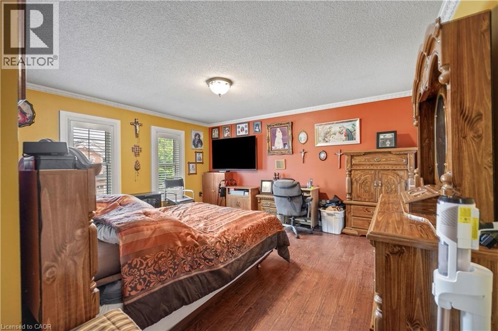 11 DOWNEY Drive - Image 39