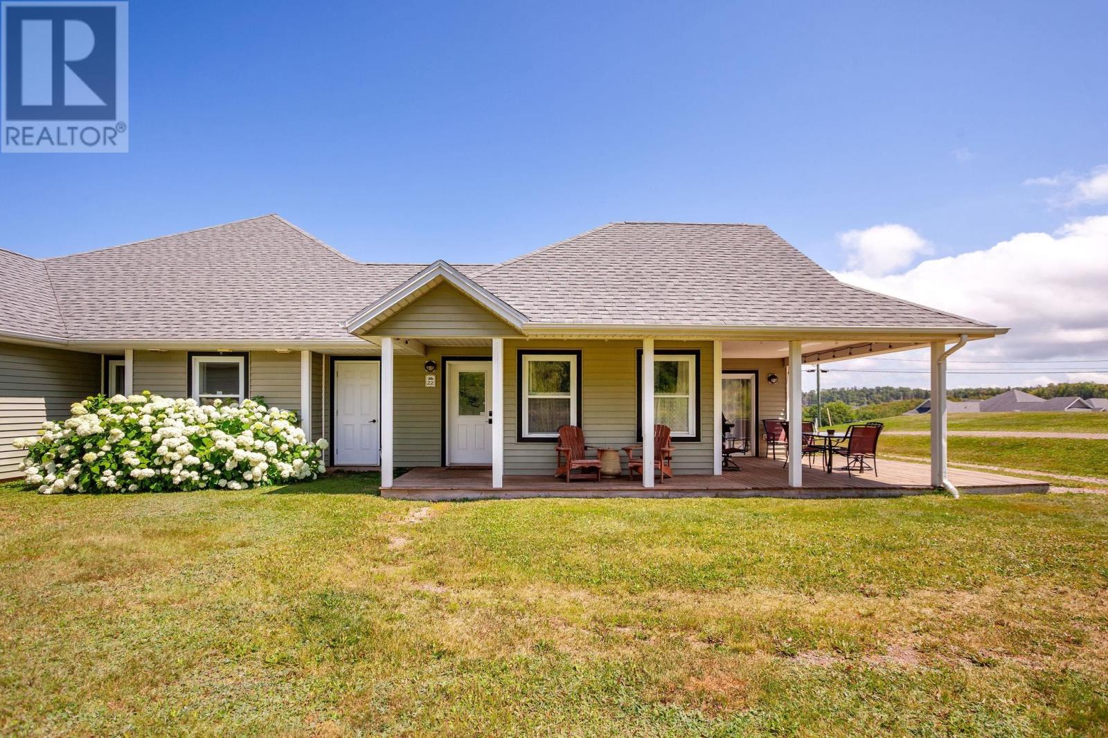 22 170 Schoolhouse Lane
