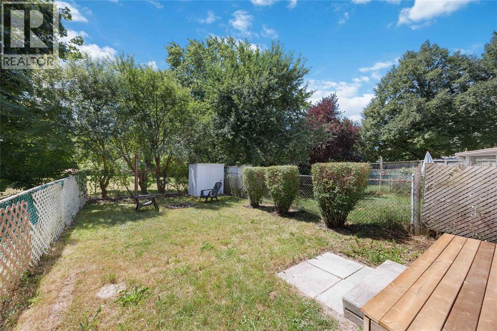 307 SOMERSET CRESCENT - 26