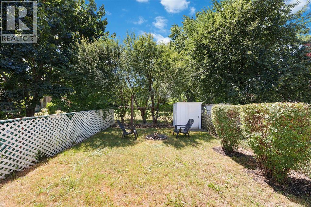 307 SOMERSET CRESCENT - 27