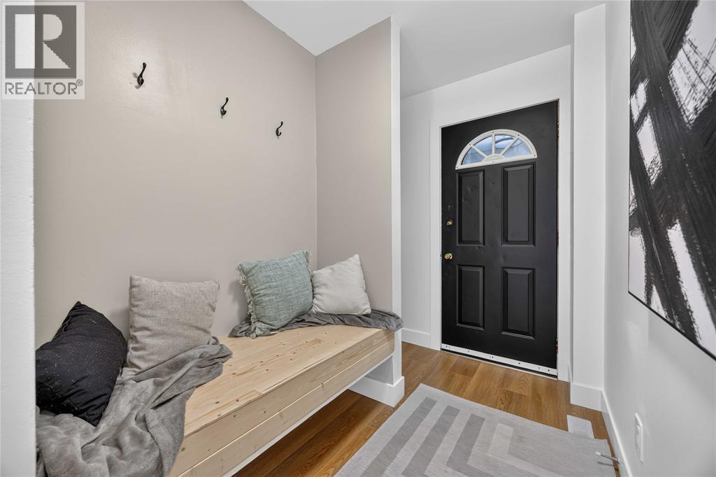 307 SOMERSET CRESCENT - 5