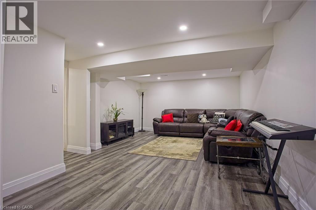 39 AINSWORTH Street - 30
