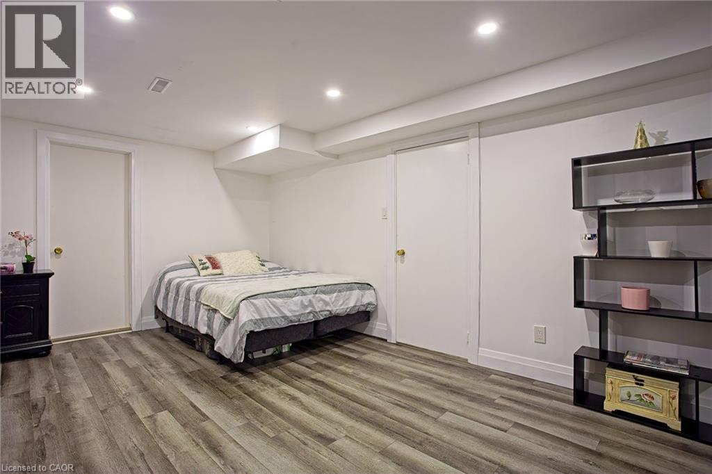 39 AINSWORTH Street - 36
