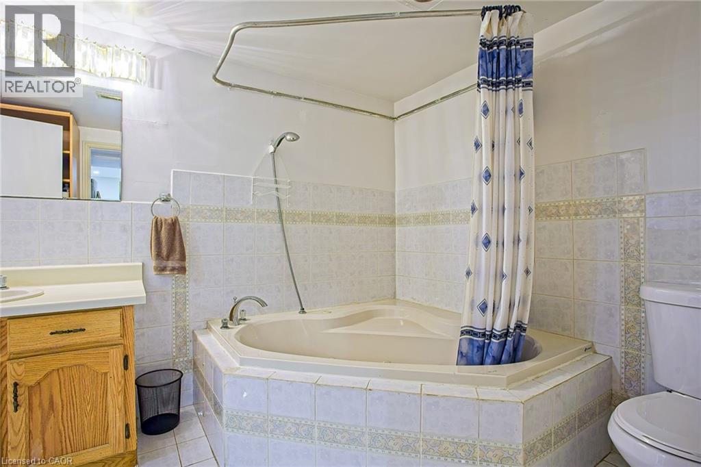 39 AINSWORTH Street - 33