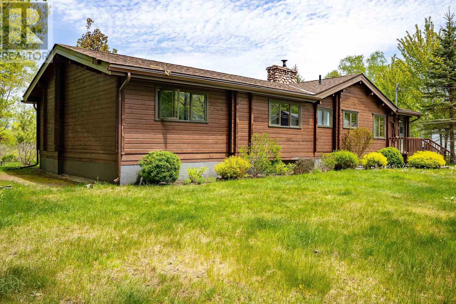 144 Pointe Louise DR - Image 4