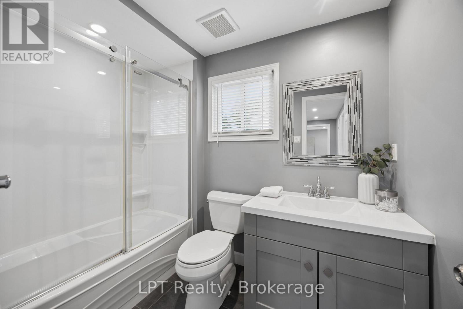 178 SANDRINGHAM DRIVE - Image 25