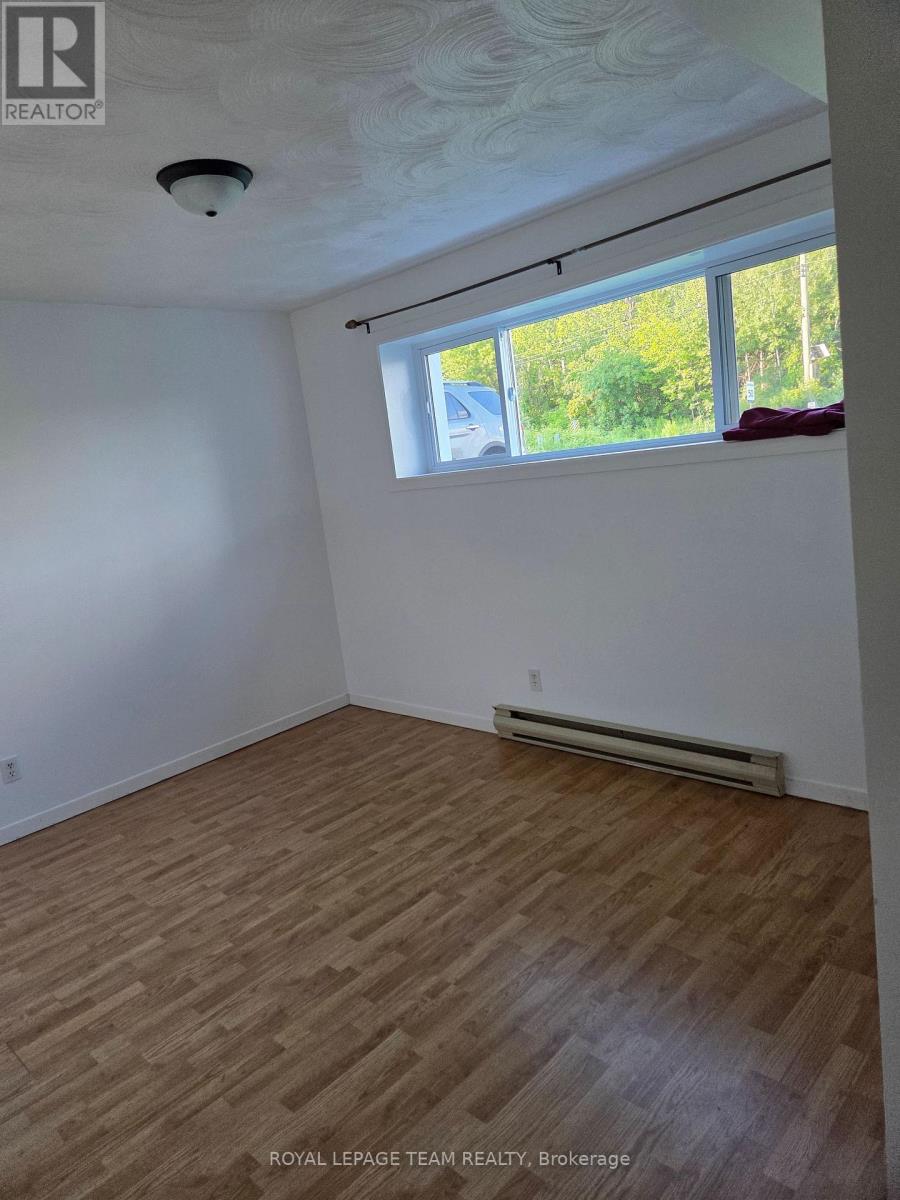 3 Bed, 1 Bath House for Rent in Ottawa – 2540 MER BLEUE ROAD, Ottawa – MLS# X13539894 - Image 12