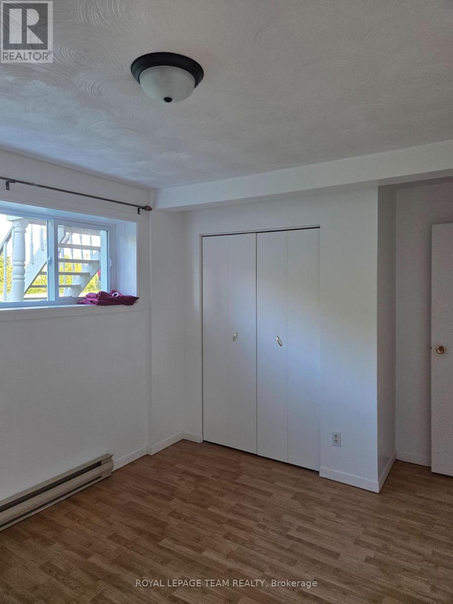 3 Bed, 1 Bath House for Rent in Ottawa – 2540 MER BLEUE ROAD, Ottawa – MLS# X13539894 - Image 14