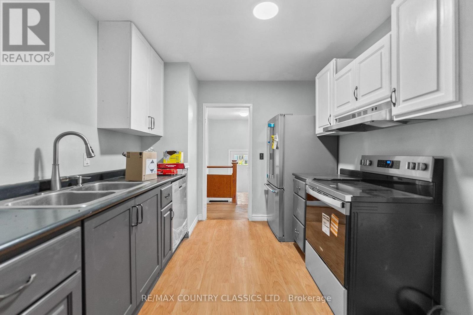1043 ESTATES ROAD - 10