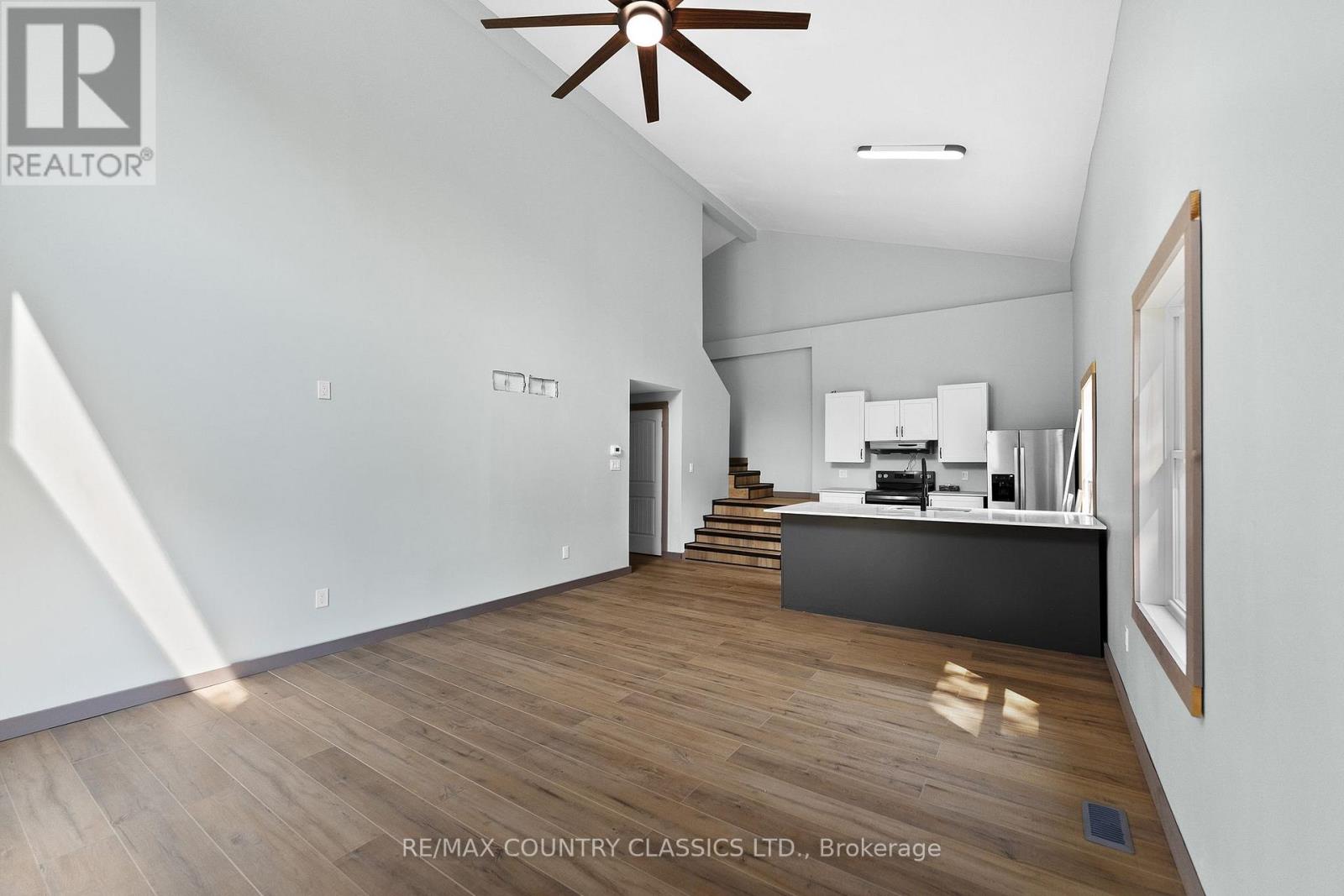 1043 ESTATES ROAD - 34
