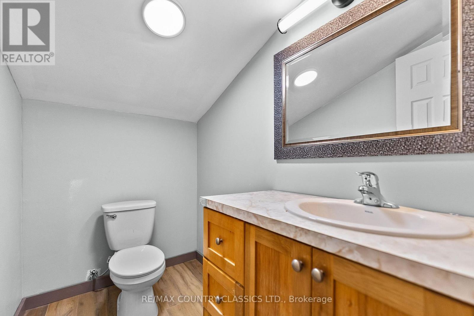 1043 ESTATES ROAD - Image 37