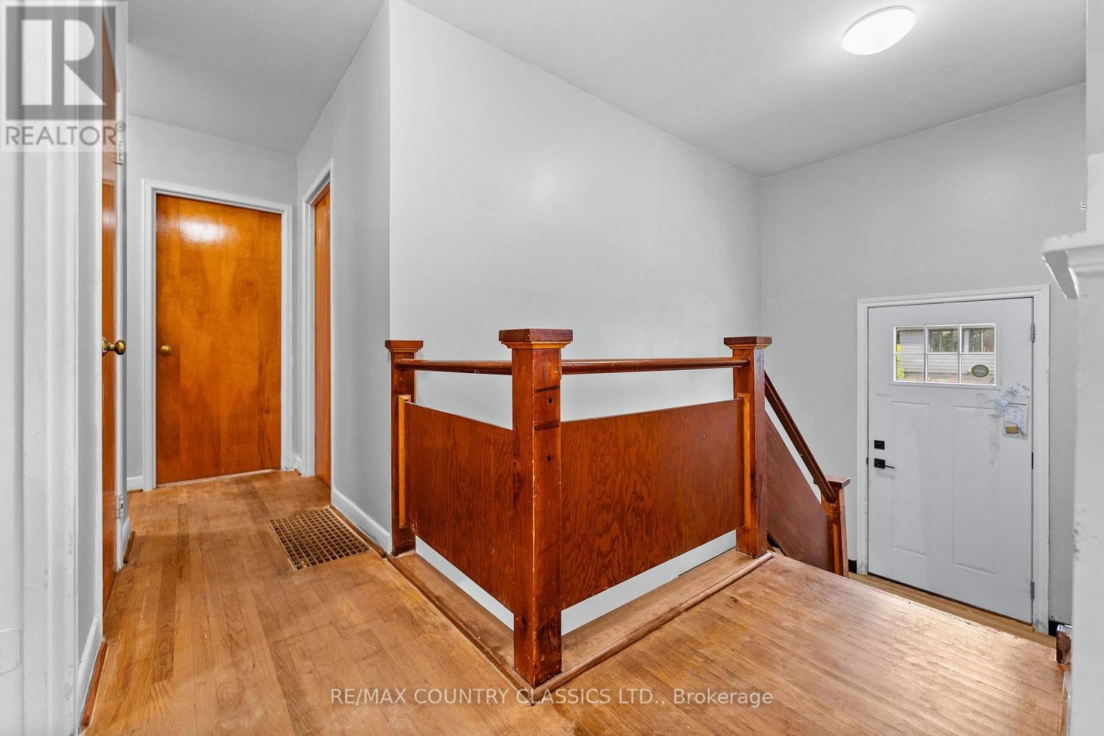 1043 ESTATES ROAD - 4