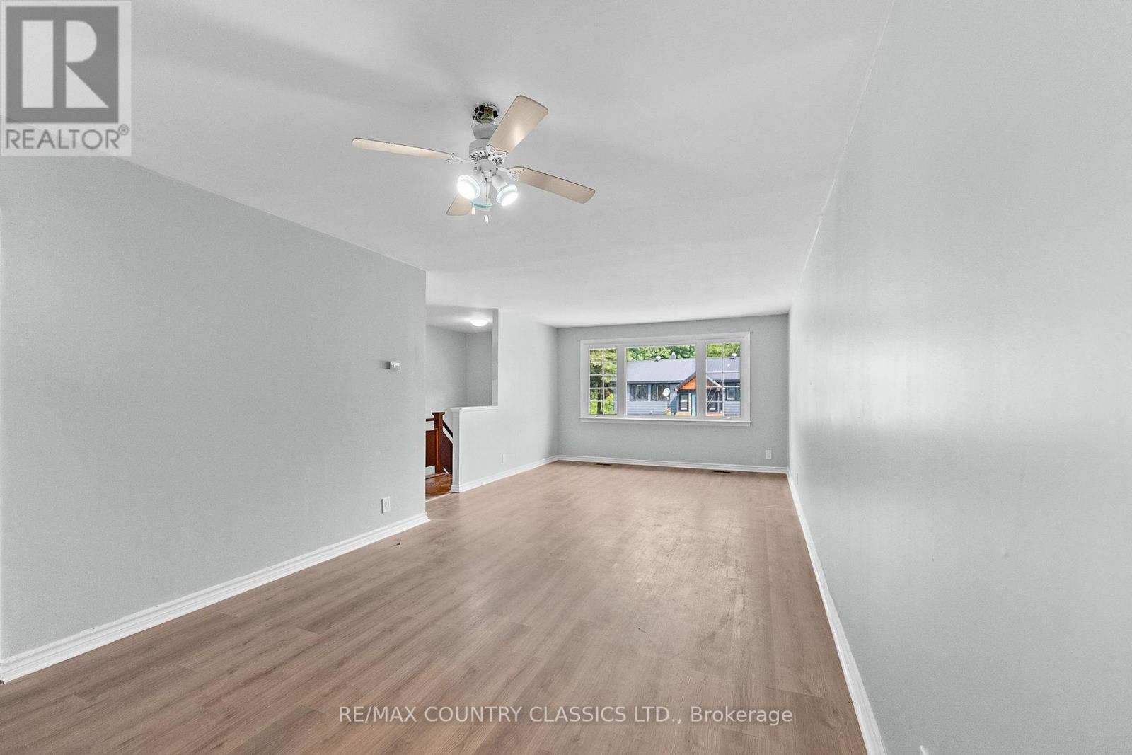 1043 ESTATES ROAD - Image 5