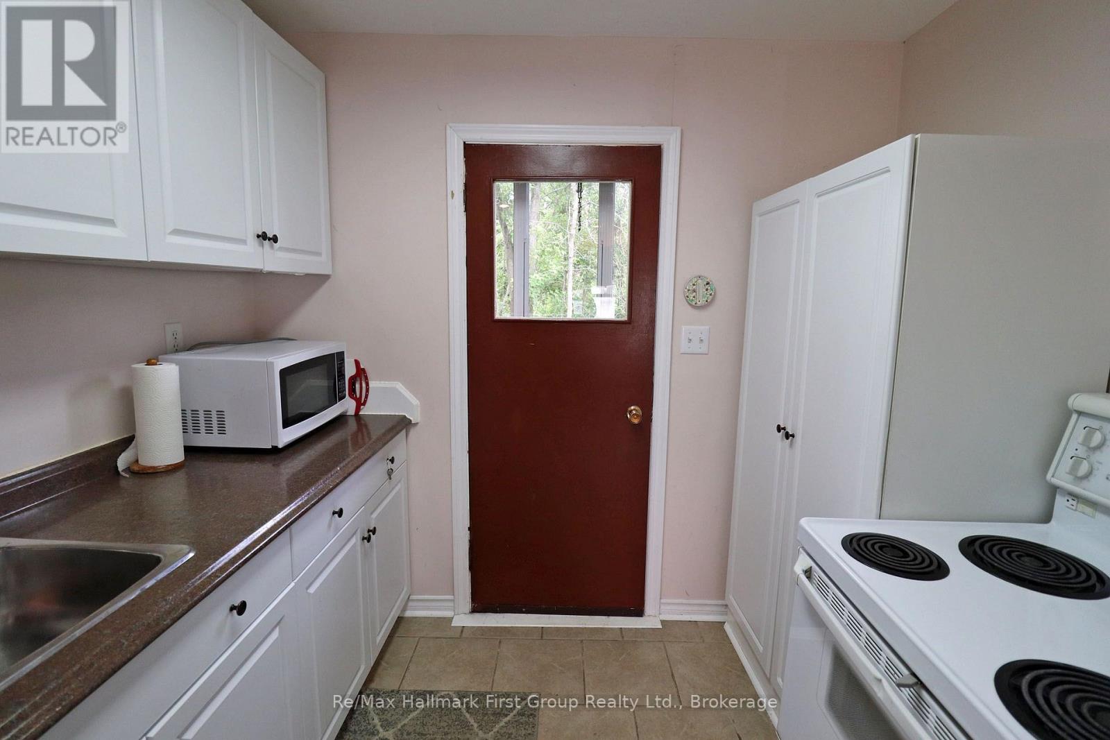 111 HUGHES LANE - Image 15