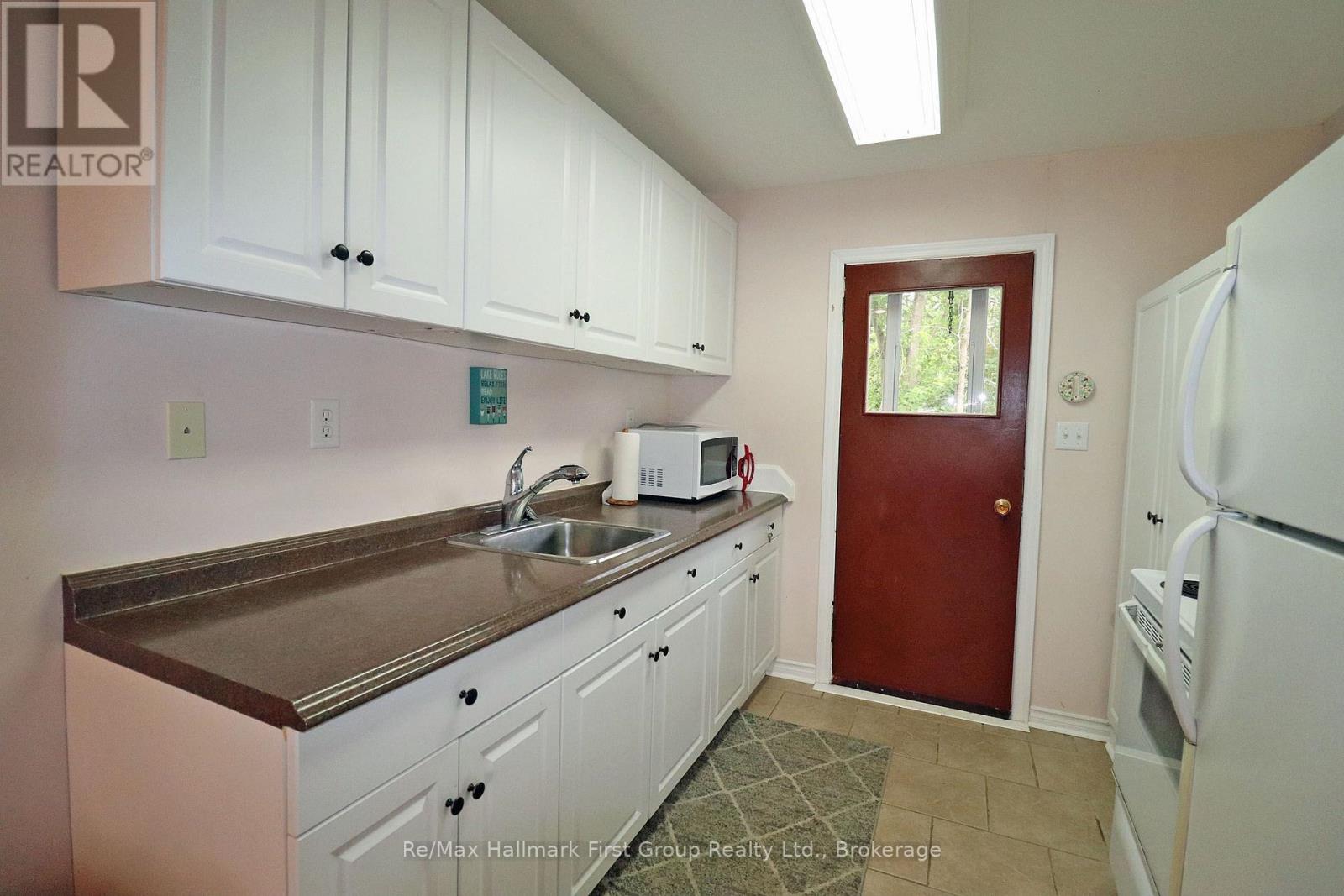 111 HUGHES LANE - Image 16