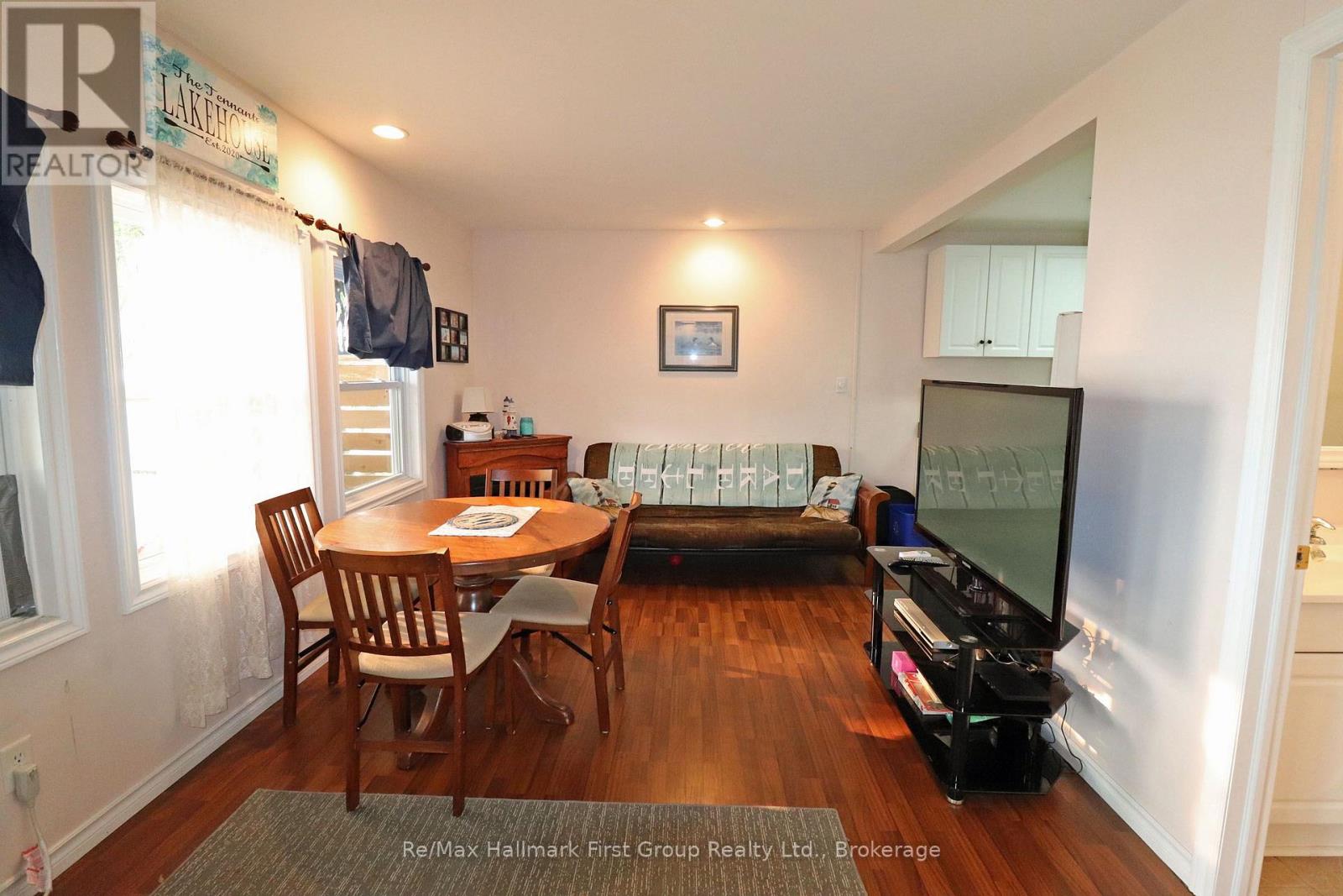 111 HUGHES LANE - 20