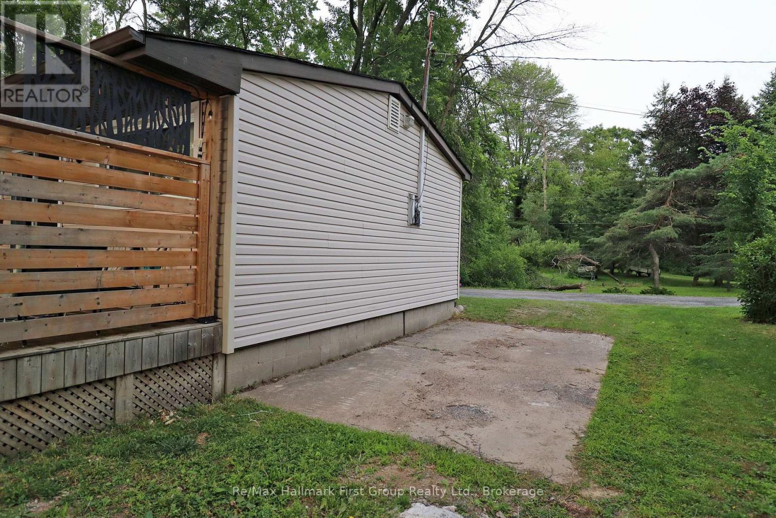 111 HUGHES LANE - Image 27