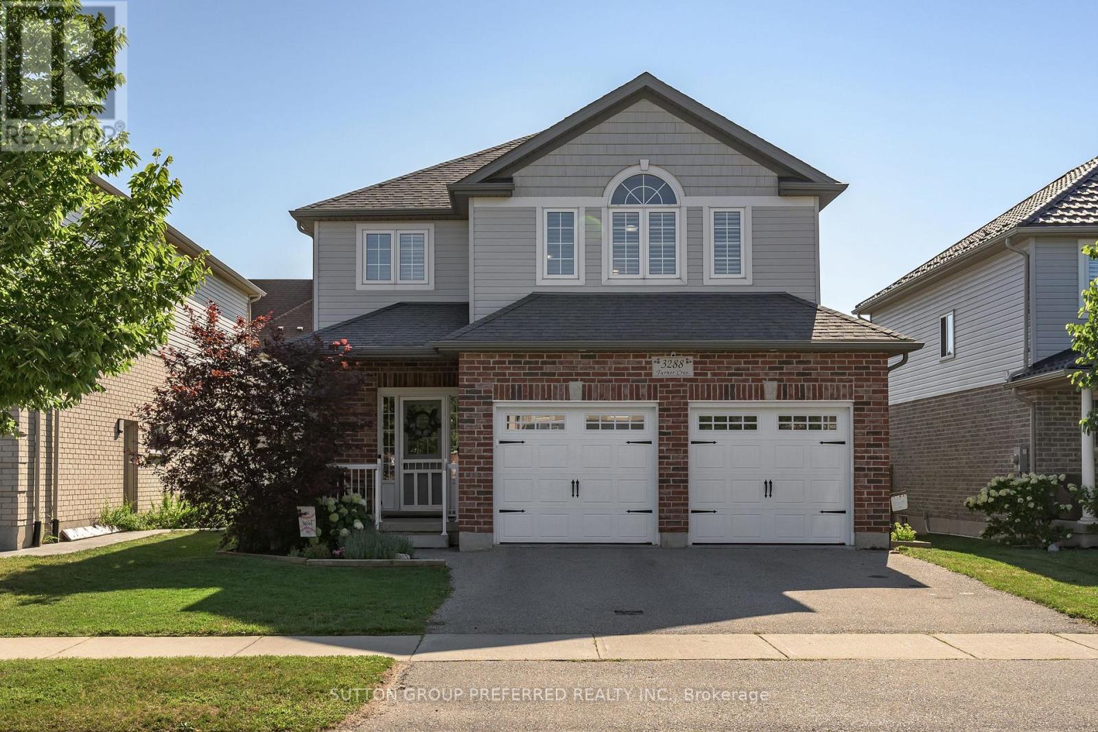 3288 TURNER CRESCENT - 1