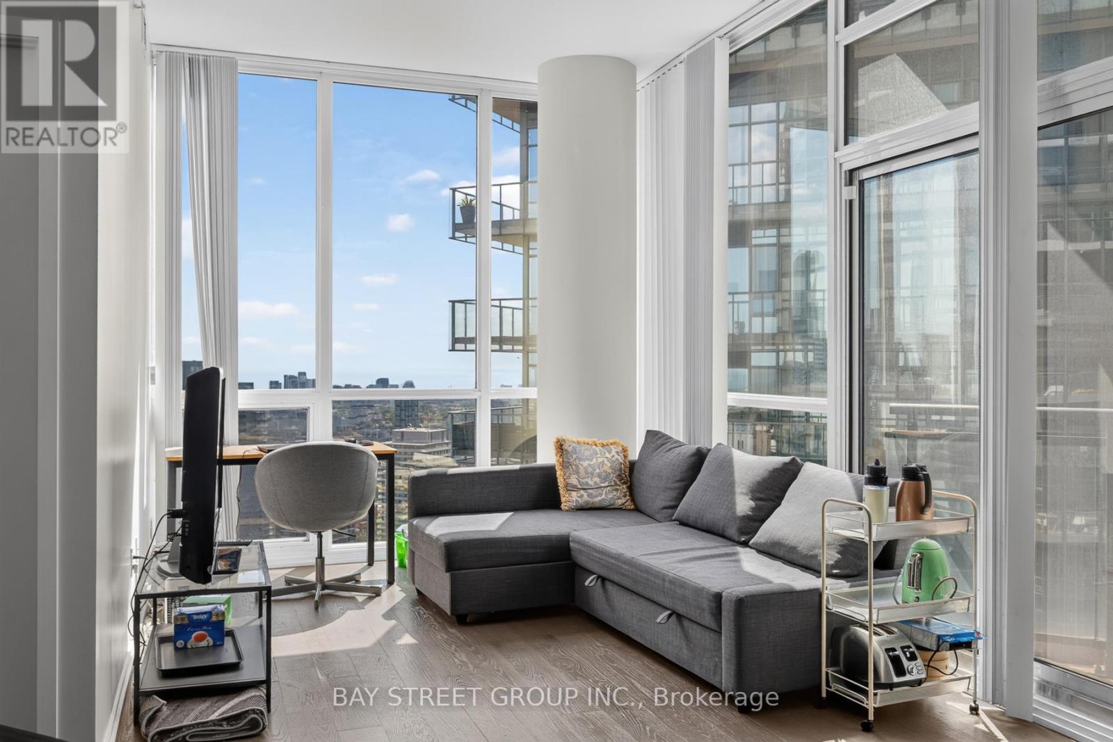 #5102 45 CHARLES STREET E - 10