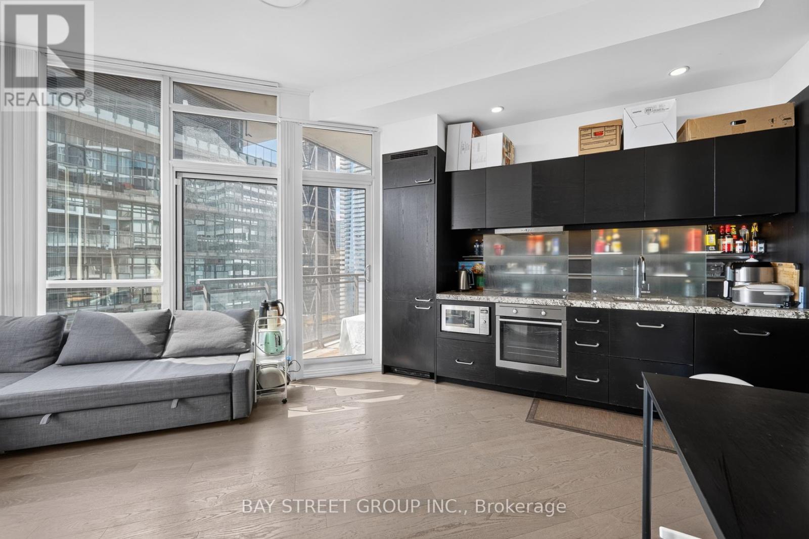 #5102 45 CHARLES STREET E - 12