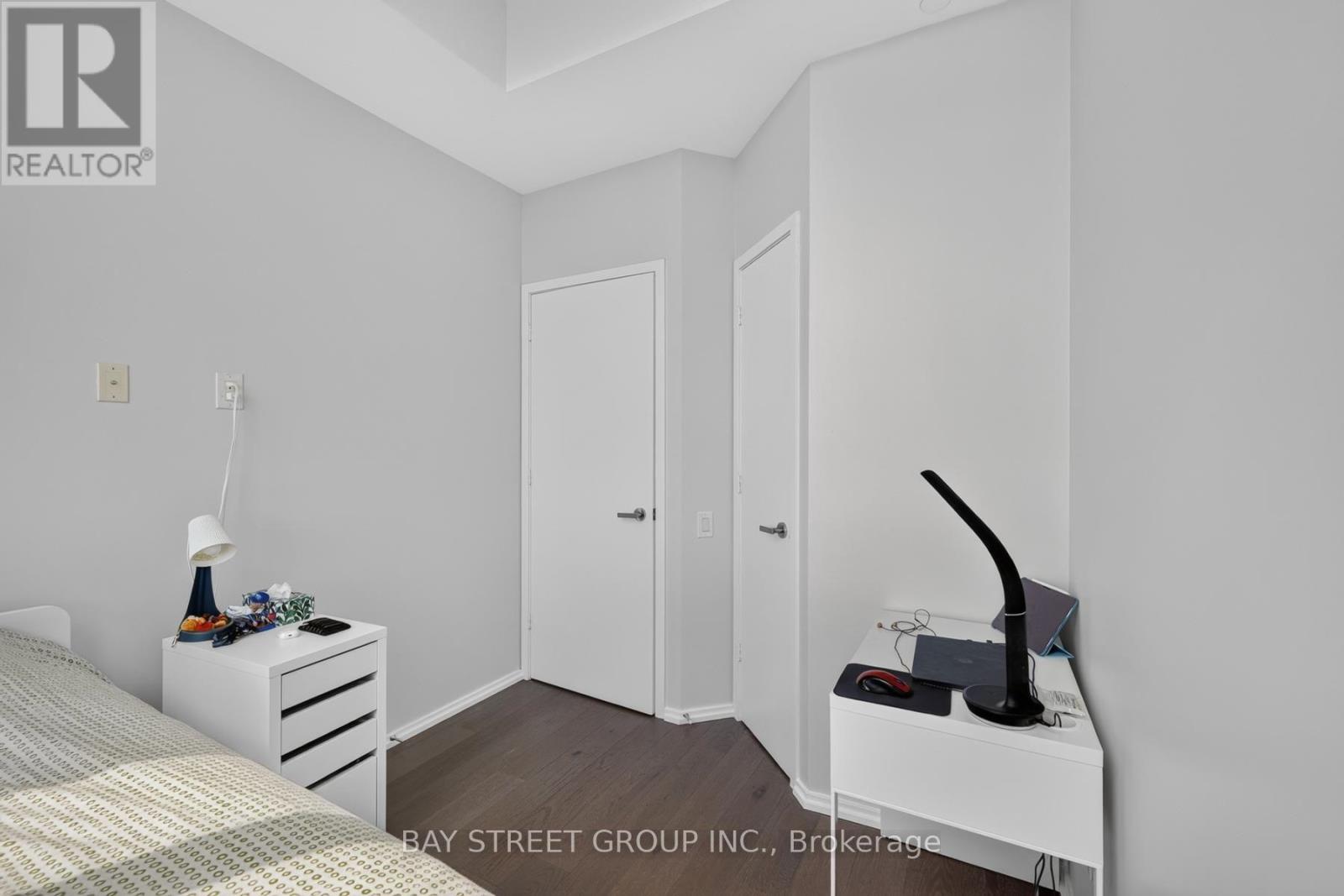 #5102 45 CHARLES STREET E - 21