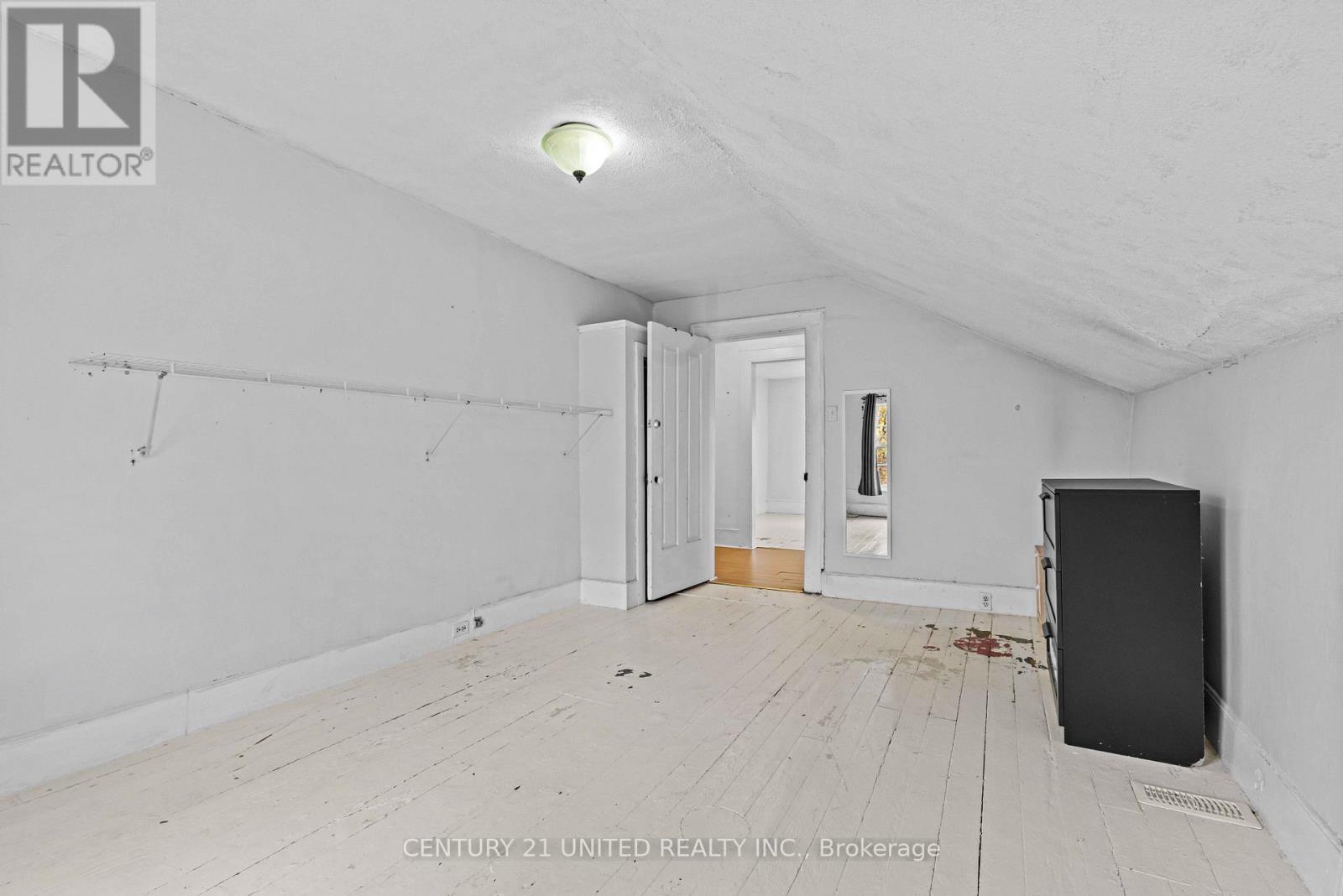 667 GEORGE STREET N - 12
