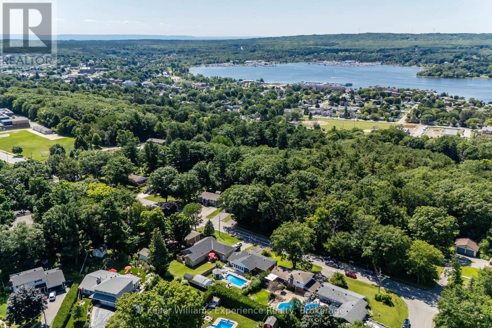 63 LORNE AVENUE - 22