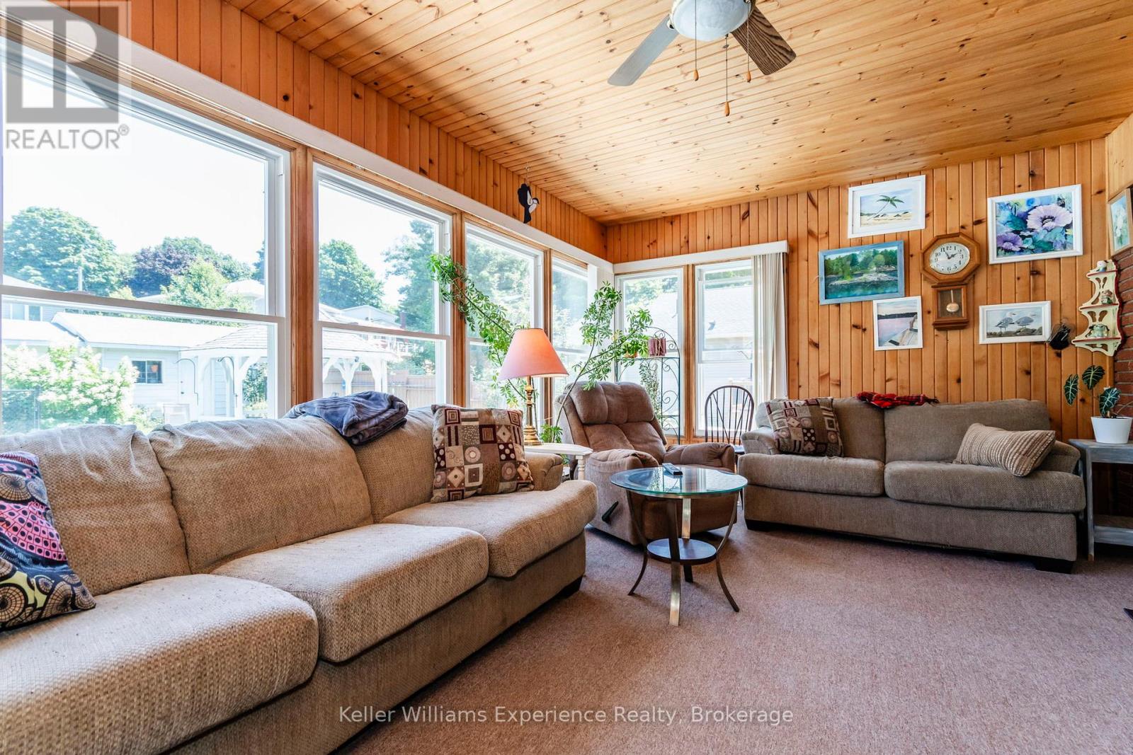 63 LORNE AVENUE - 8