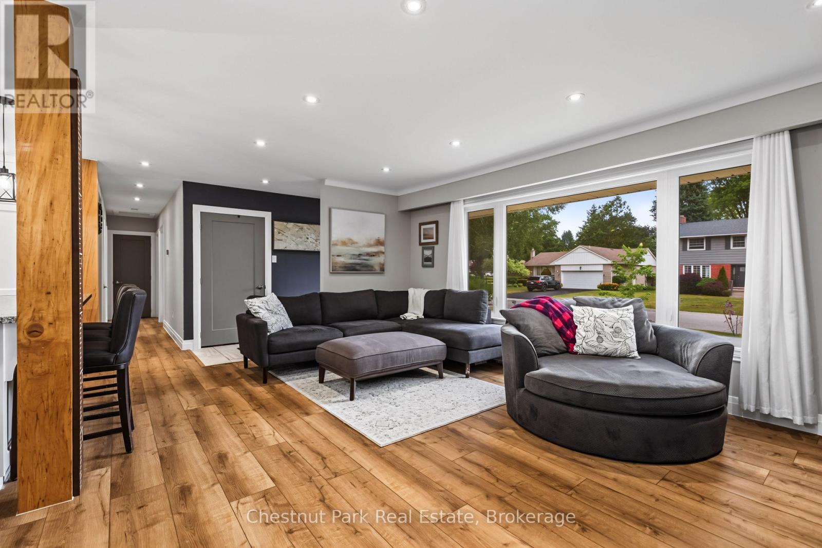 583 6TH STREET W - Image 11