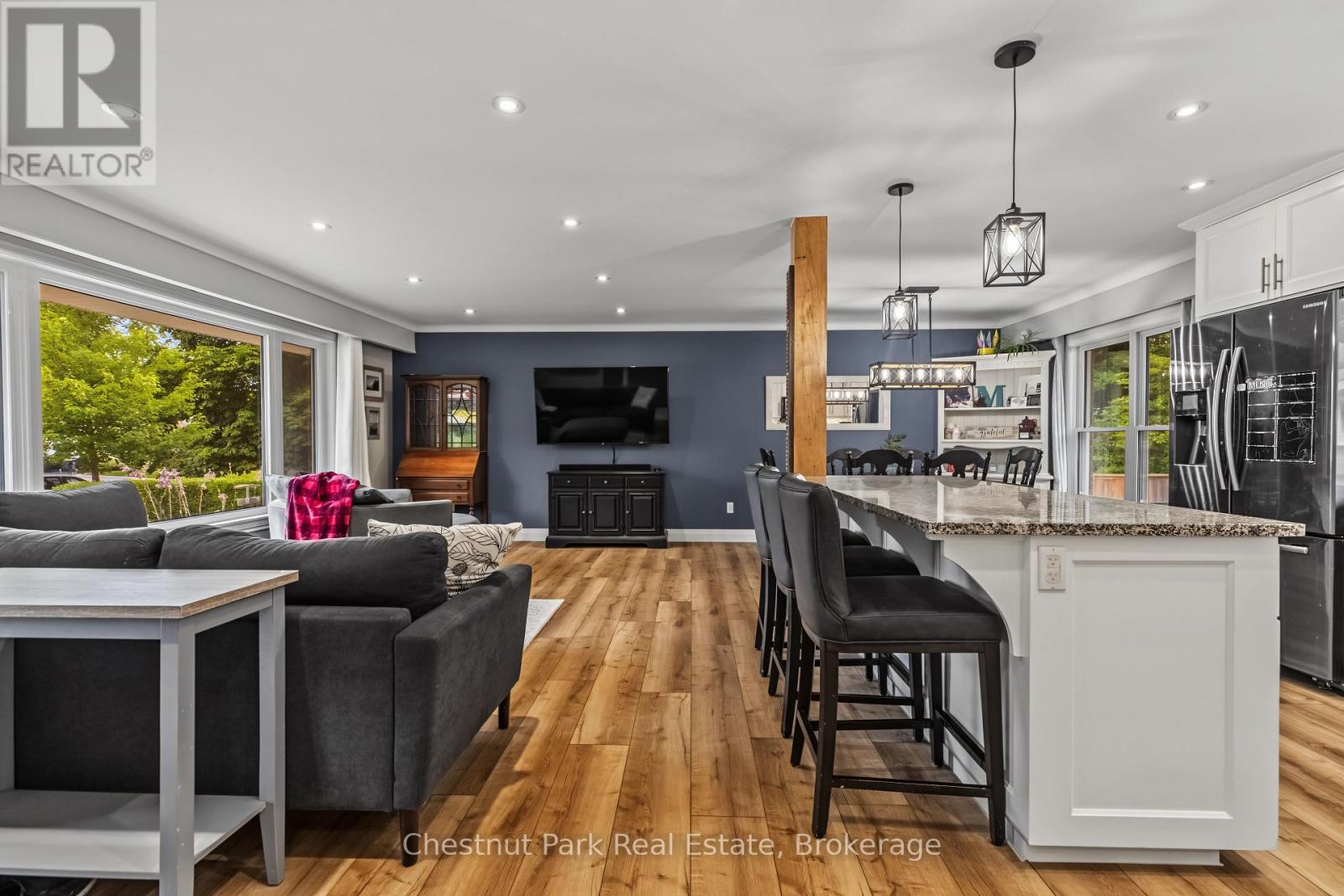 583 6TH STREET W - Image 19