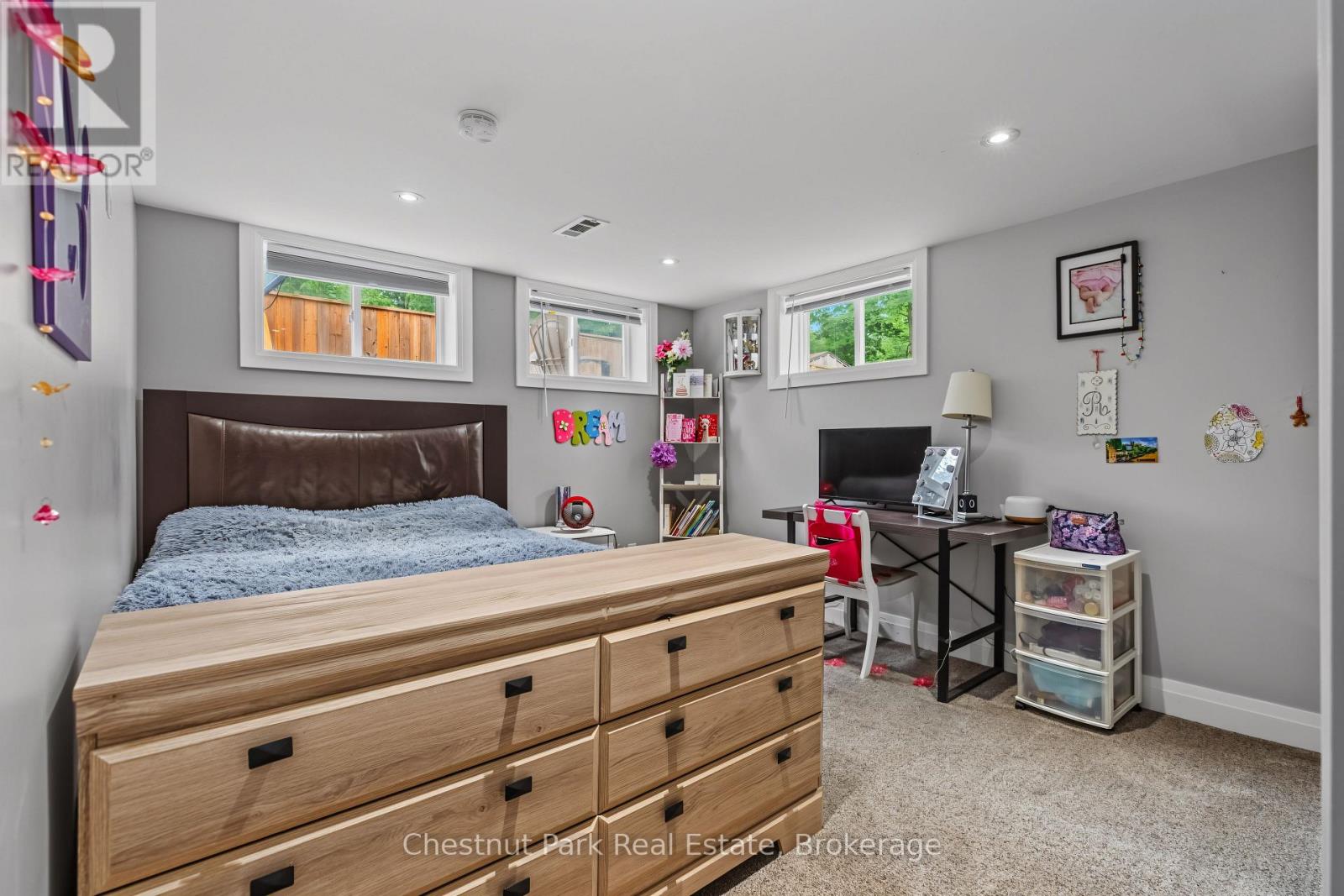 583 6TH STREET W - Image 32