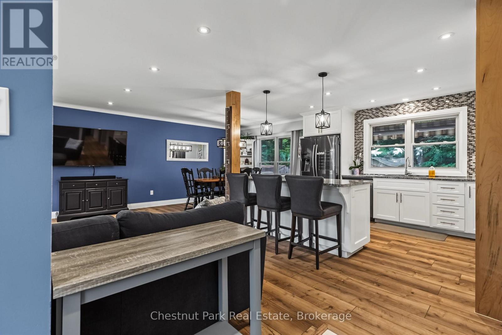 583 6TH STREET W - Image 9