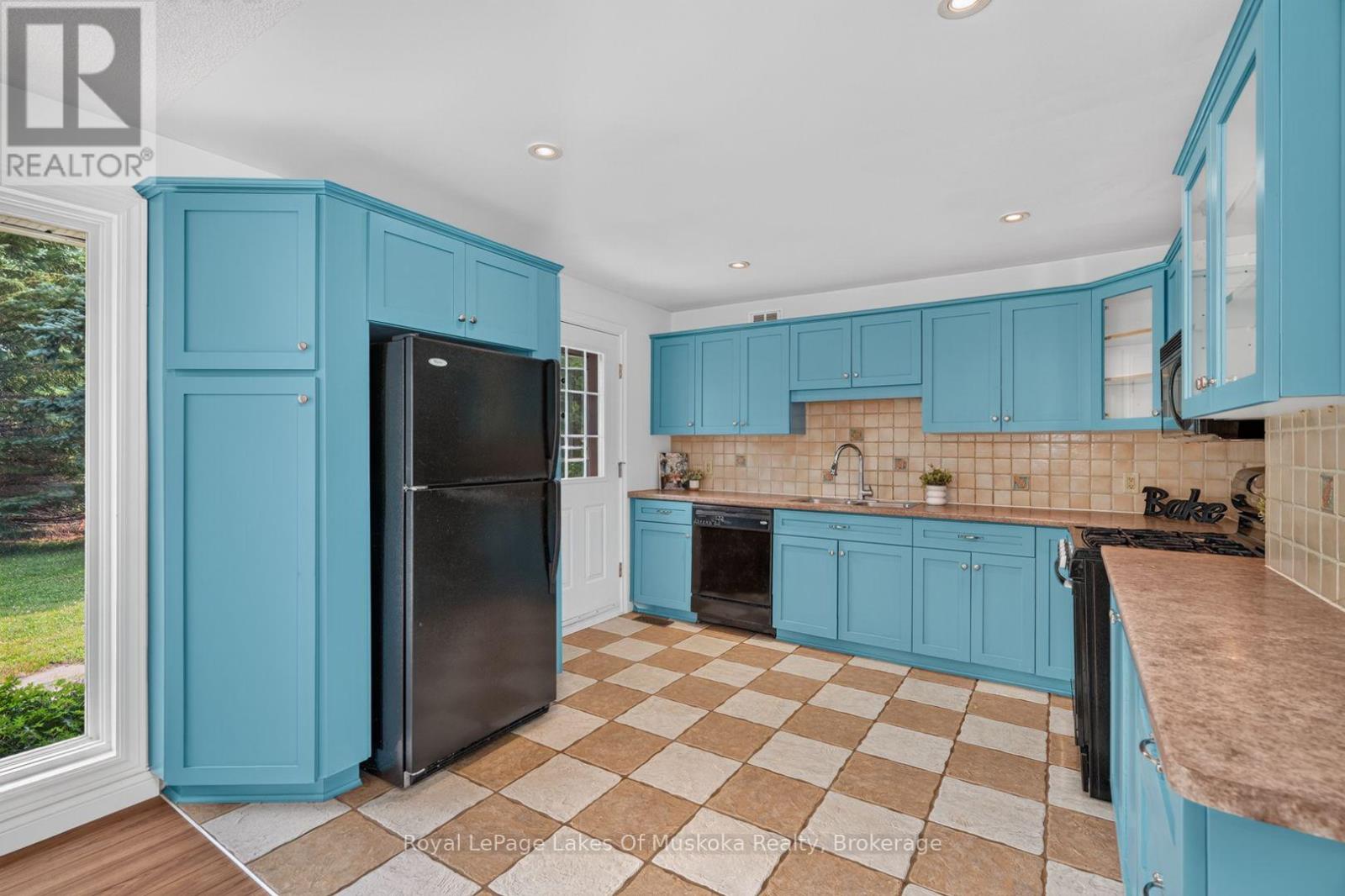 44 SHELLWOOD SHORES AVENUE - Image 12