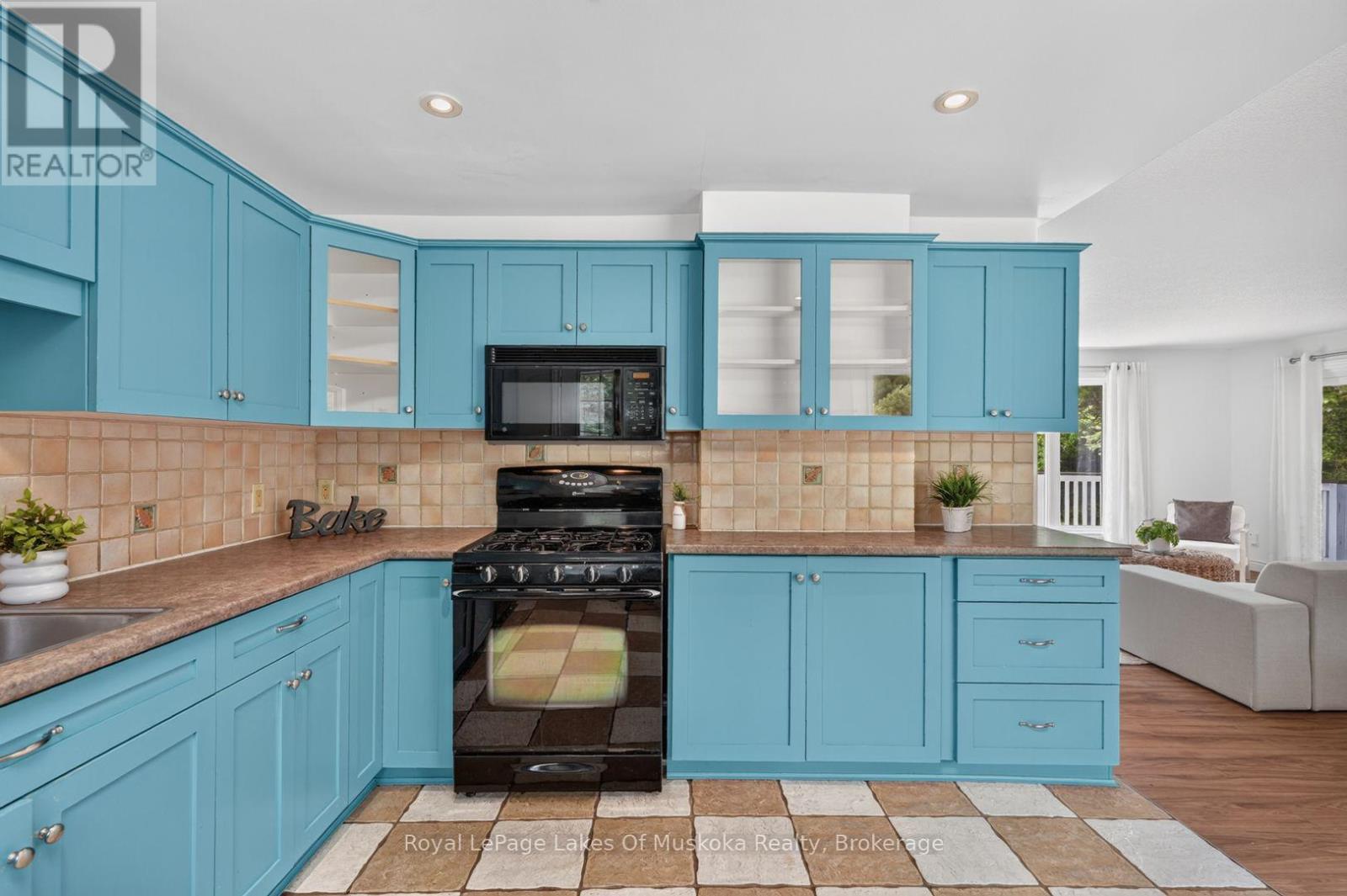 44 SHELLWOOD SHORES AVENUE - Image 14