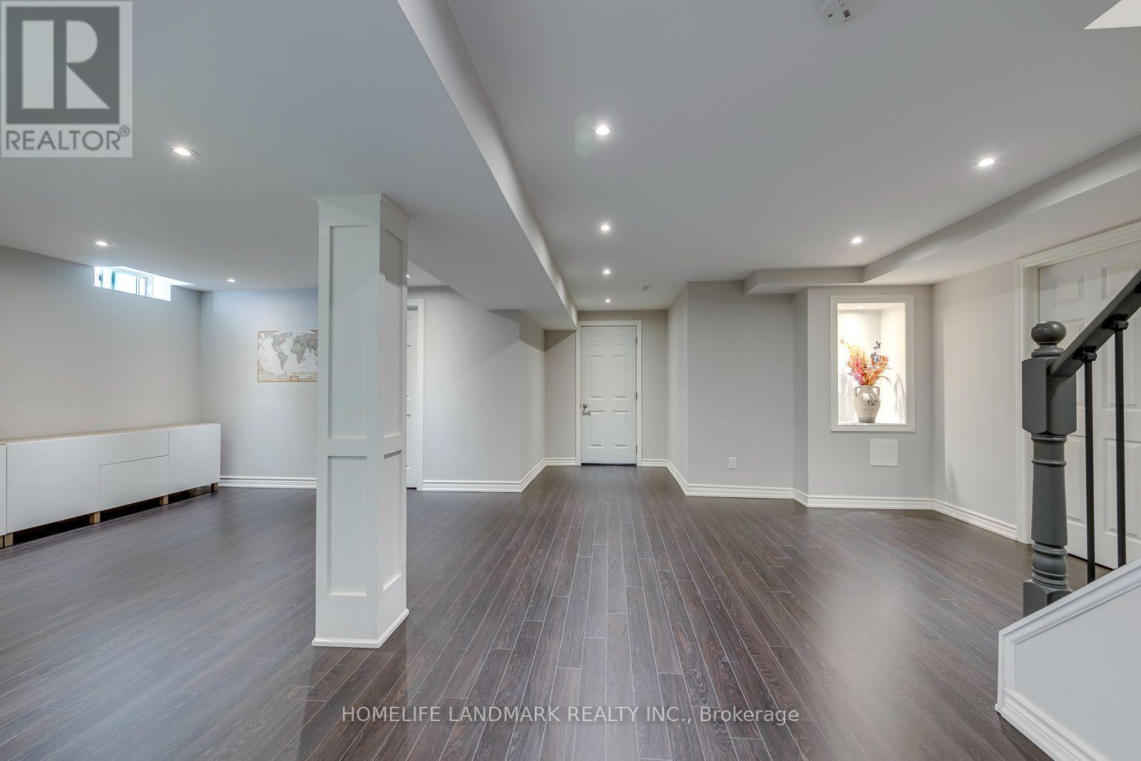 2935 KINGSWAY DRIVE - 41