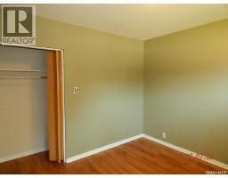 Family room - 710 3rd Street E, Assiniboia, SK S0H0B0 Photo 9