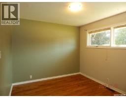 Games room - 710 3rd Street E, Assiniboia, SK S0H0B0 Photo 10