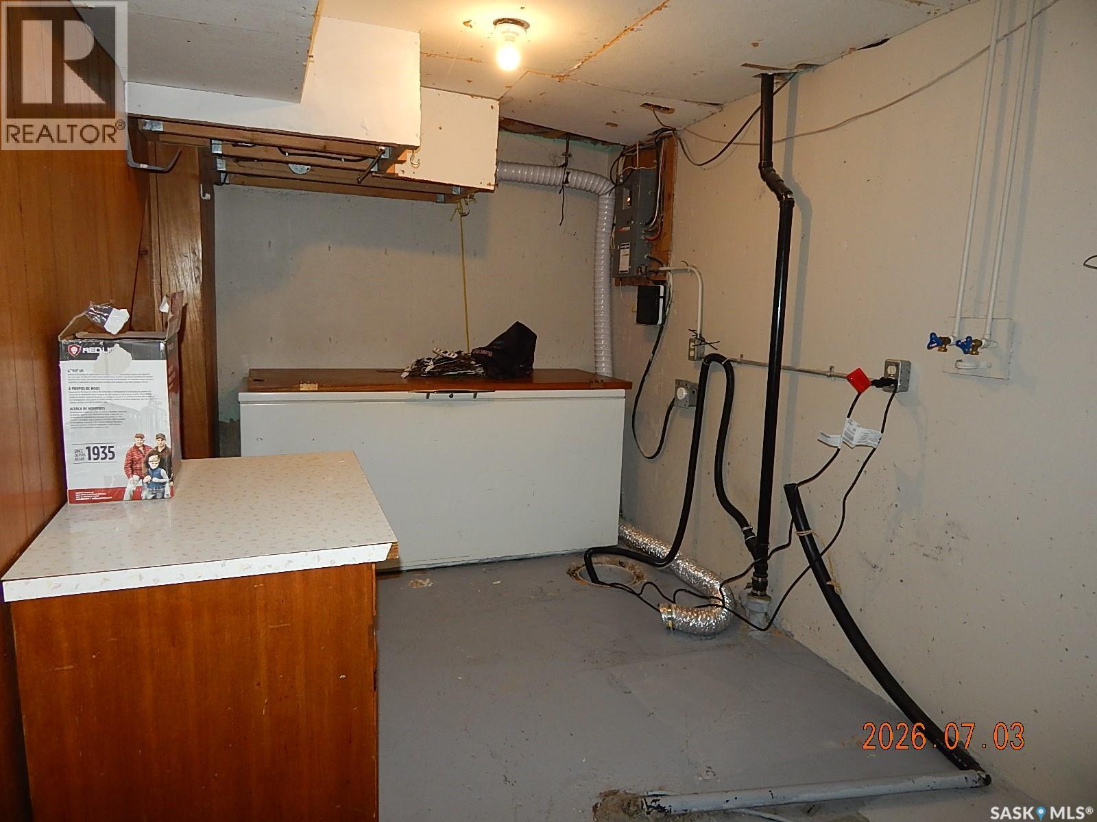 710 3RD STREET E - Image 28